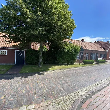 Modernisiertes Und Hell Eingerichtetes Mit Eigenem Garten Ideal Fuer Familien *